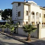 Hotel Dinara