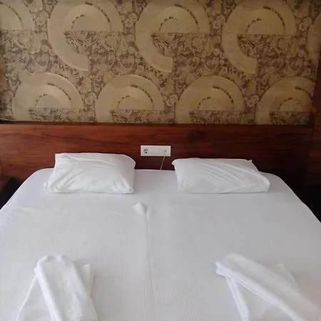 Dinara Ξενοδοχείο 2*