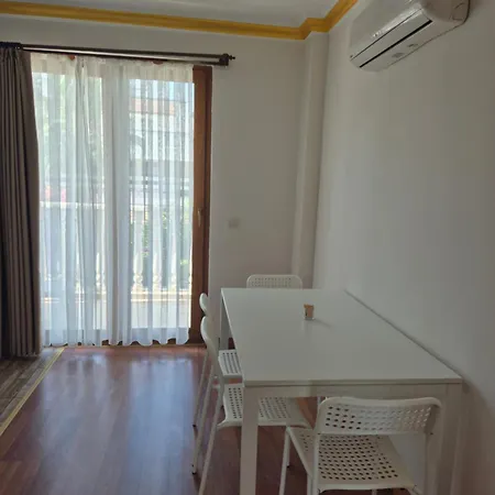 Dinara Hotel