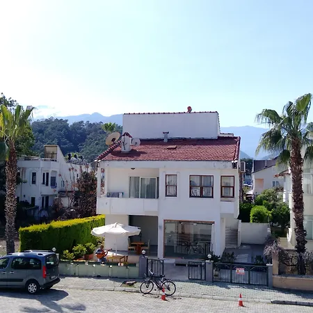 Ξενοδοχείο Dinara