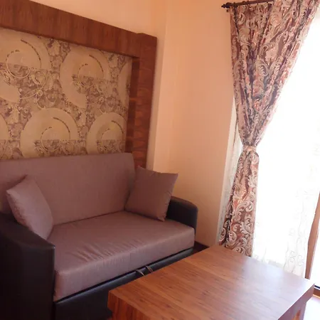 Hotel Dinara 2*