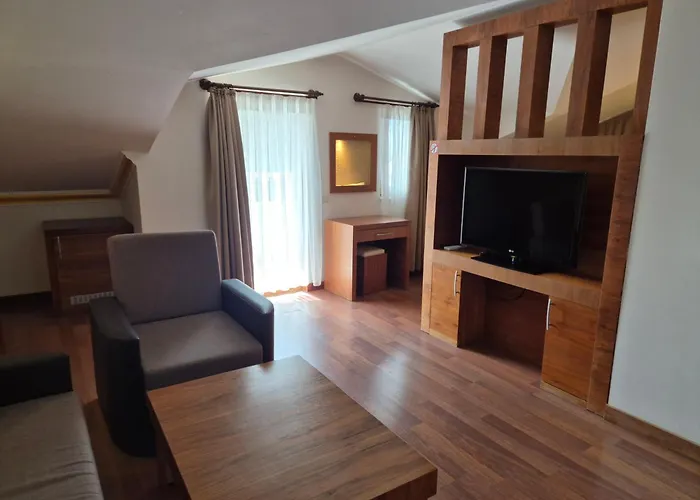 Hotel Dinara 2*