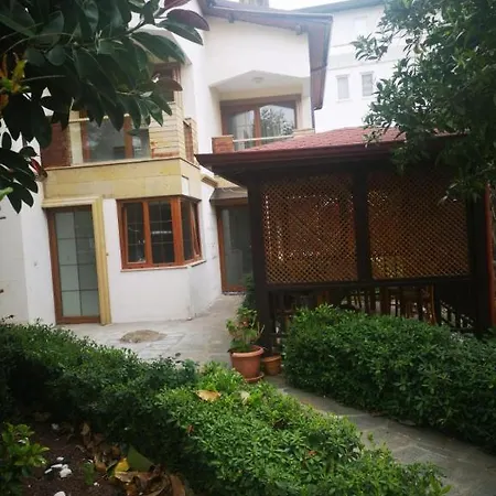 Dinara Hotel