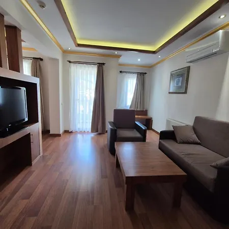 Hotel Dinara 2*