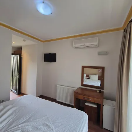 Dinara Hotel