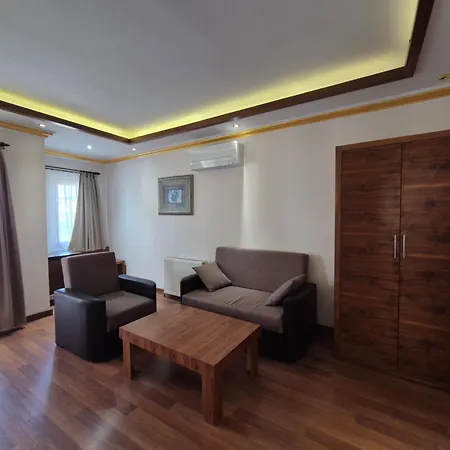 Hotel Dinara