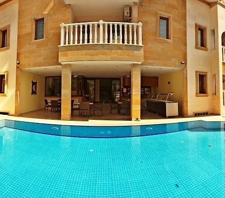 Dinara Hotel